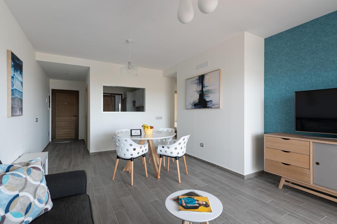 Homeforguest Apartamento En Residencia De Lujo Con Terraza Y Piscina La Guirra Kültér fotó